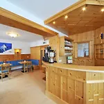 게스트하우스 Bergkristall 3*